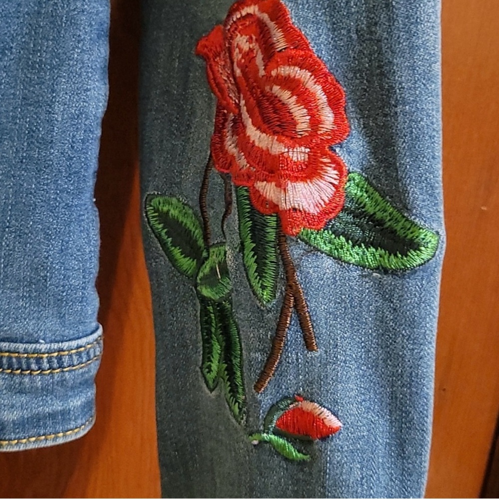 Hammer floral boho design Embroidered Denim Jean Jacket - Medium - Picture 4 of 7